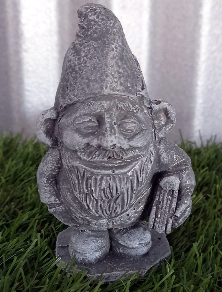 MS 080 – Gnome with Book