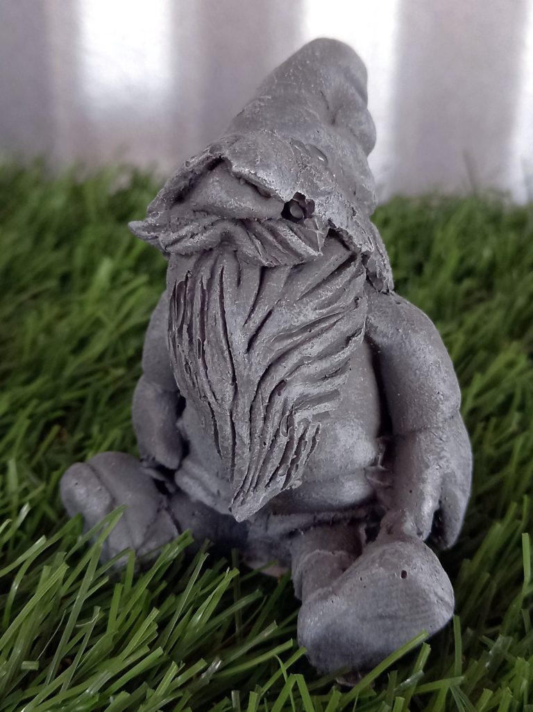 MS 083 – Gnome (sitting)