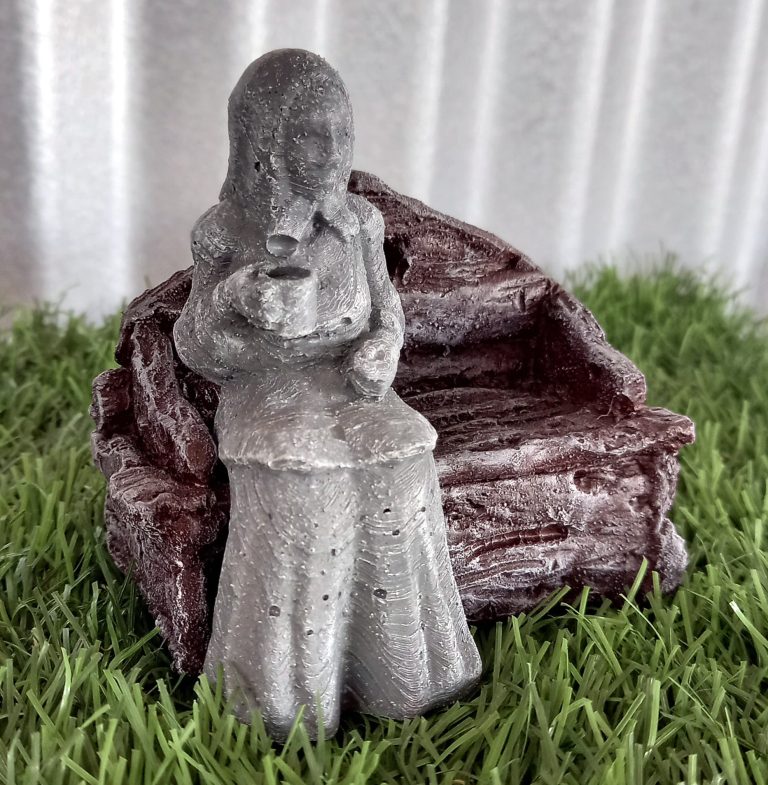 MS 097 – Lady sitting