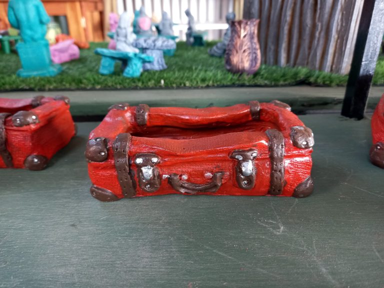 MS 103 – Suitcase planter