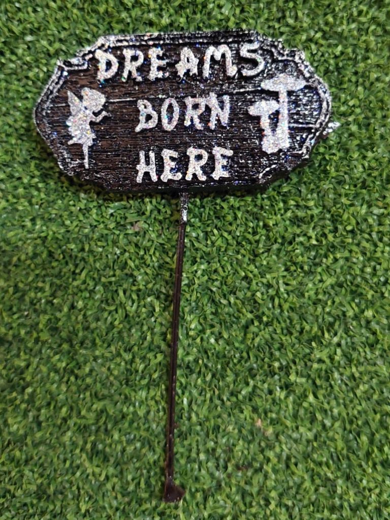 MS 162 – Sign "Dreams Born Here"