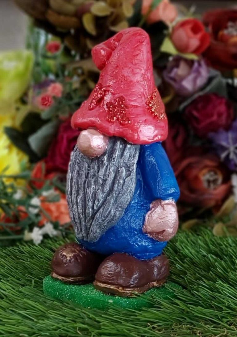 MS 190 – Gnome Standing