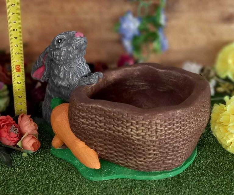 MS 213 – Rabbit with Basket and Carrot Planter