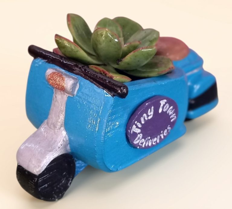 Pip’s Tiny Town Garden Scooter — product view